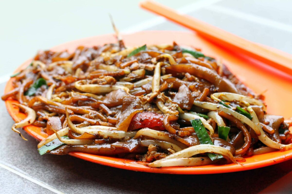 Resep Char Kwe Teow, Kwetiau Goreng Gurih Pedas Khas Penang - TIKTAK.ID