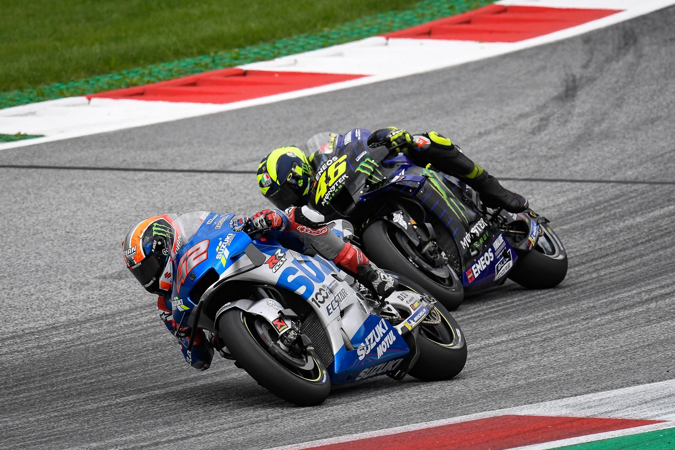 Rossi Klaim Akselerasi Motor Suzuki Lebih Cepat Ungguli Yamaha