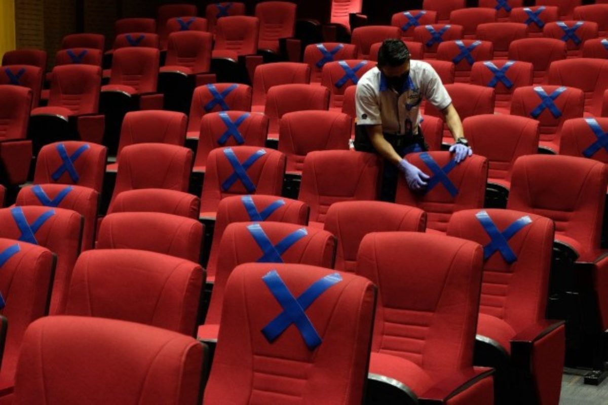 Ahli Jelaskan Risiko Nonton Bioskop Selama Pandemi