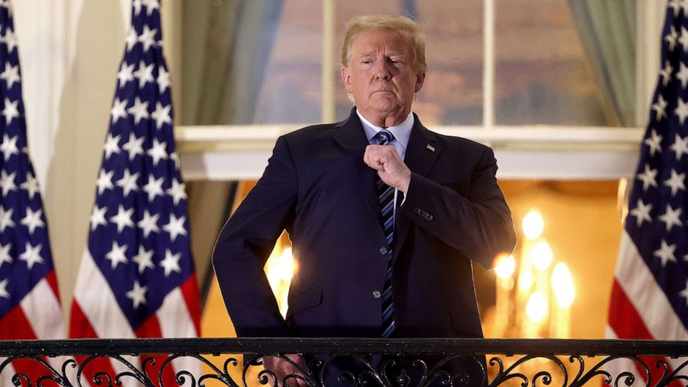 Dinyatakan Tak Lagi Berisiko sebagai Penular Covid-19, Trump Kembali Muncul ke Publik