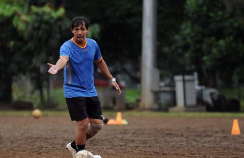 Bambang Pamungkas Sebut Ricky Yacobi yang Meninggal Saat Main Bola di Senayan ‘Inspirasi para Striker’