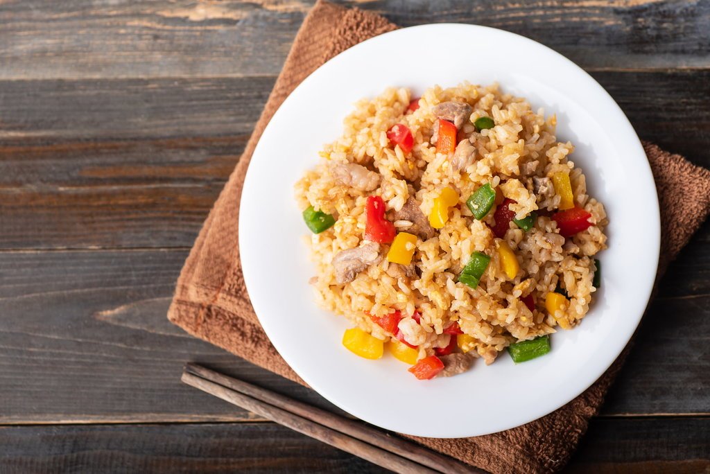Ketahui Bahan, Kalori dan Cara Memasaknya Agar Nasi Goreng jadi