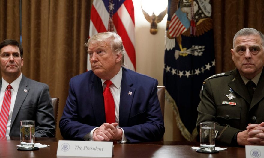 Di Ambang Kekalahannya, Trump Diterpa Isu Pemecatan para Petinggi Pentagon