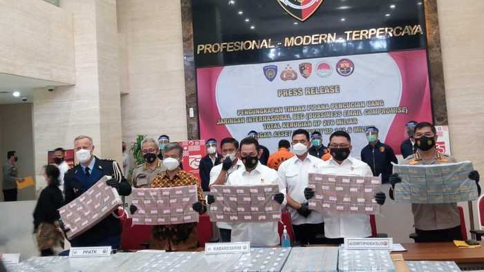 Bareskrim Tangkap Pelaku Penipuan Modus Email Bisnis yang Gasak Uang Korban 276 Miliar