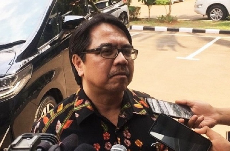 Penasaran Siapa yang Danai Rizieq, Ade Armando Doakan Cepat Sembuh
