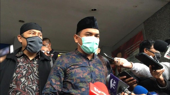 Rekening FPI Disebut Terkait Terorisme, Kuasa Hukum: Si Penuduh Harus Dicek Kejiwaannya