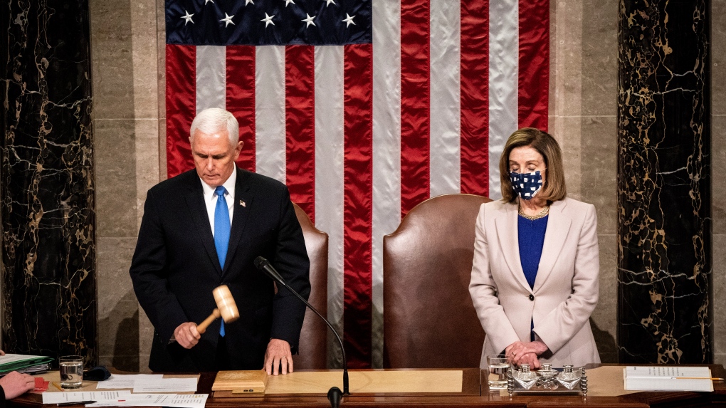 Pelosi Terus Desak Pence untuk Lengserkan Trump