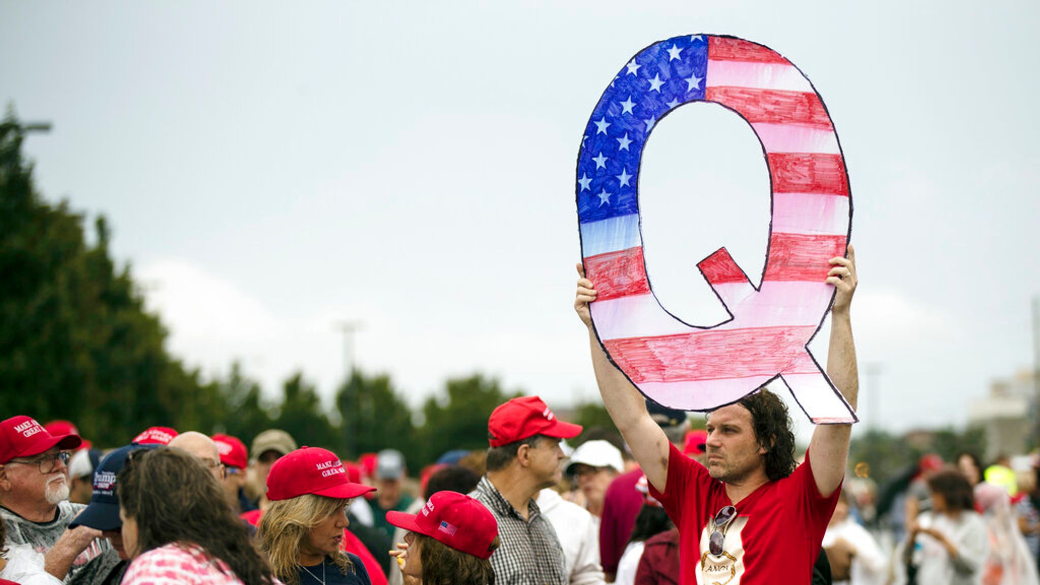 Twitter Tutup 70.000 Akun Pendukung Konspirasi QAnon