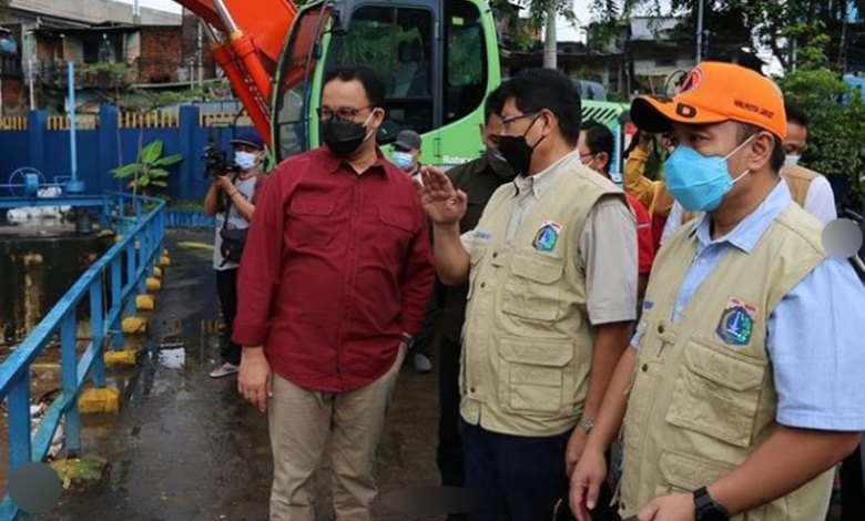 Jakarta Dikepung Banjir, Anies Tetap Targetkan Surut dalam 6 Jam