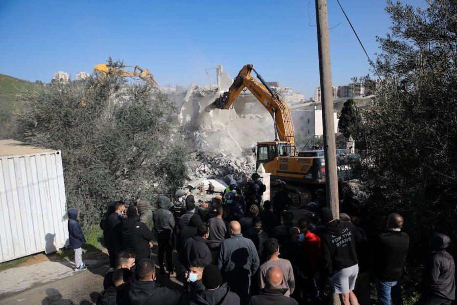 Rezim Zionis Israel Hancurkan Rumah Kepala Penjaga Masjid Al-Aqsa dengan Buldoser