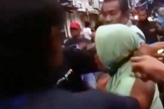 Viral Nenek Sebatang Kara Nekat Nyopet Hanya untuk Makan