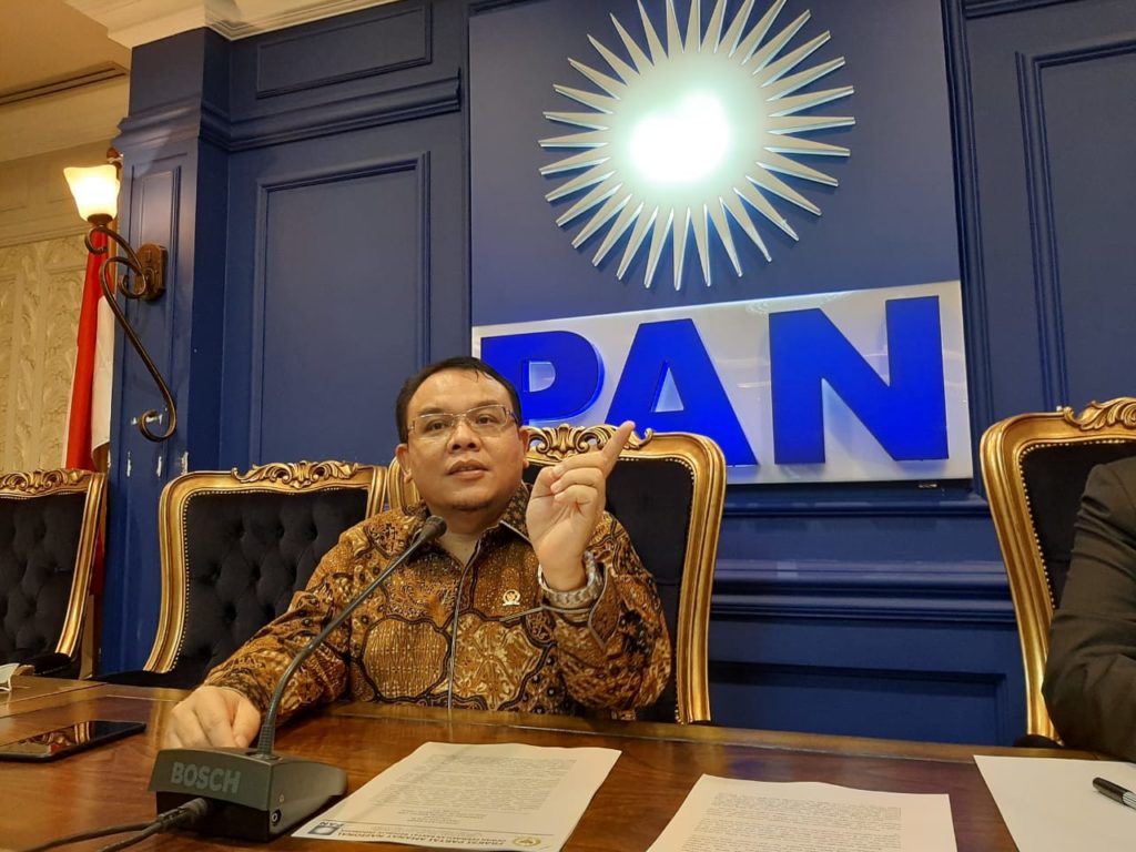 Bawa-bawa Nama Bobby, PAN Kritik Demokrat Soal Jokowi Siapkan Gibran