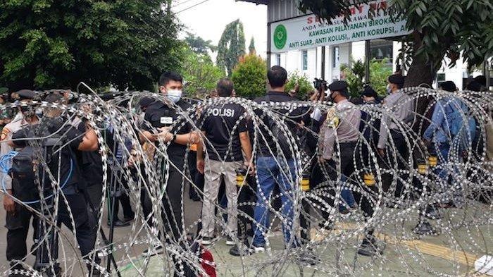 Polisi Perketat Pengamanan Sidang Rizieq Usai Bom Katedral Makassar