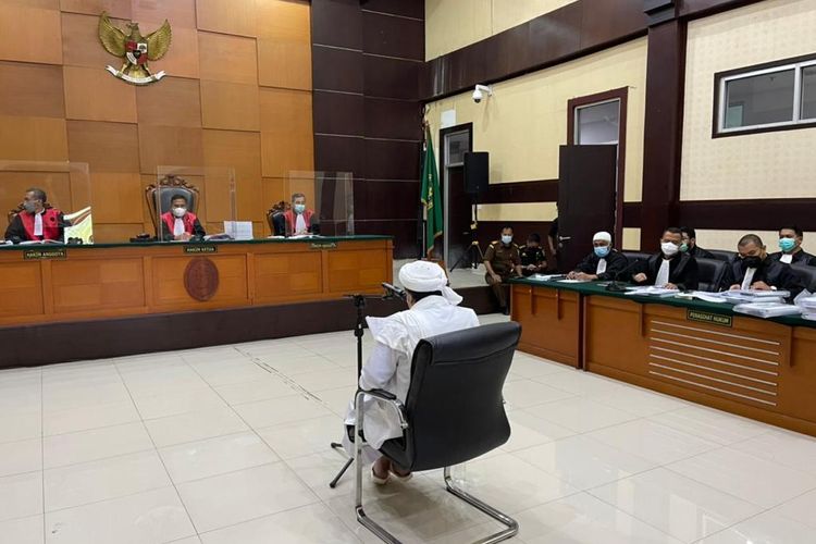 Rizieq Catut Nama Ahok dan Menantu Jokowi dalam Eksepsinya