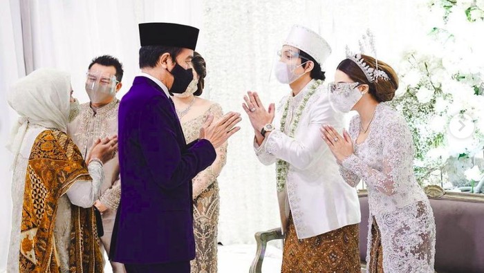 Akun Twitter Kemensetneg Diserbu Netizen Usai Unggah Foto Jokowi di Pernikahan Atta-Aurel