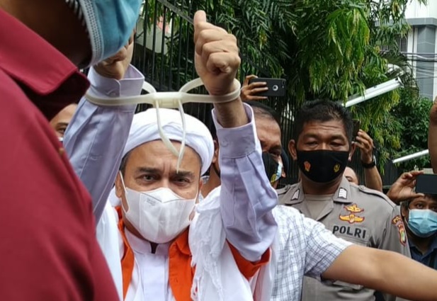 Habib Rizieq Selesaikan Program Doktoral dari Dalam Rutan