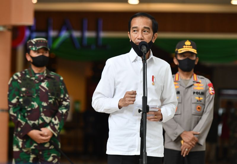 Jokowi Gelontorkan THR PNS dan Bansos Jelang Lebaran