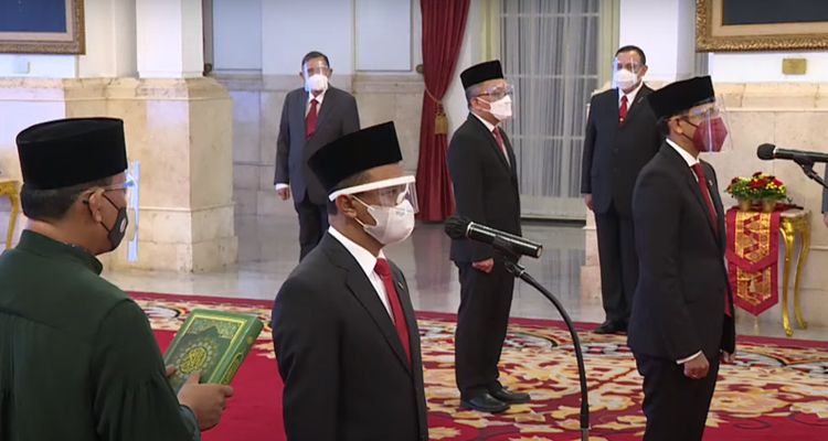 Kali ini Reshuffle Kabinet Jokowi Rabu Wage, Ada Nama Nadiem dan Bahlil