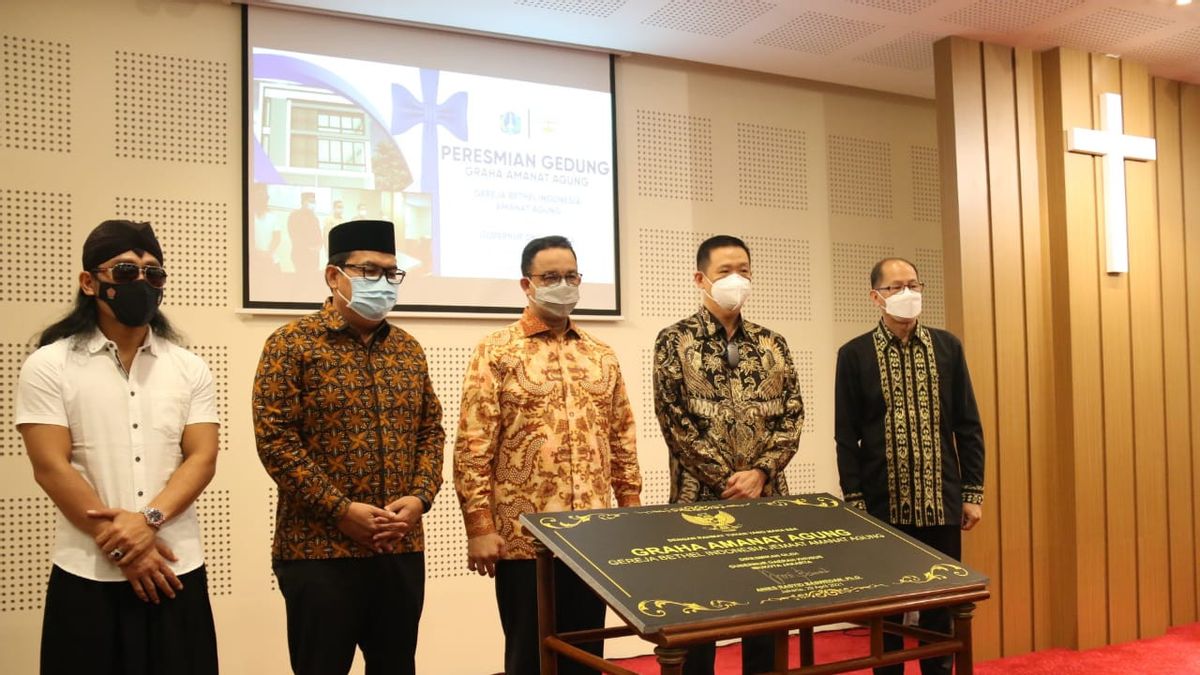 Anies Resmikan Gereja Didampingi Gus Miftah
