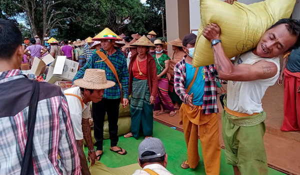 Serangan Militer Myanmar Membuat 100 Ribu Warga Sipil Melarikan Diri
