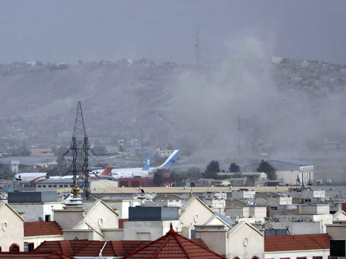 Bandara Kabul Diguncang Serangan Dua Bom Bunuh Diri