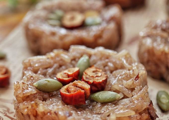 Cara Membuat Yaksik, Ketan Kurma Korea yang Legit Lembut