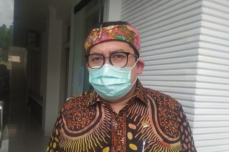 Jokowi Ingin Indonesia Produksi Mobil Listrik, Fadli Zon Pertanyakan Mobil Esemka
