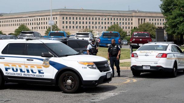 Perwiranya Diserang di Peron, Pentagon Lockdown