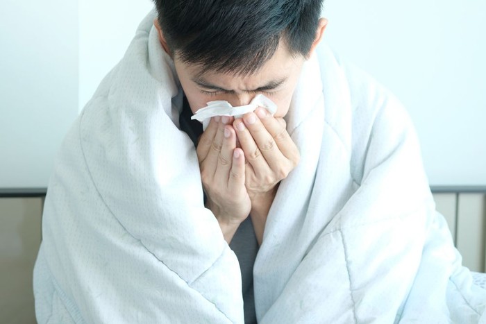 Tips Cegah Tertular Penyakit dari Anggota Keluarga yang Sakit