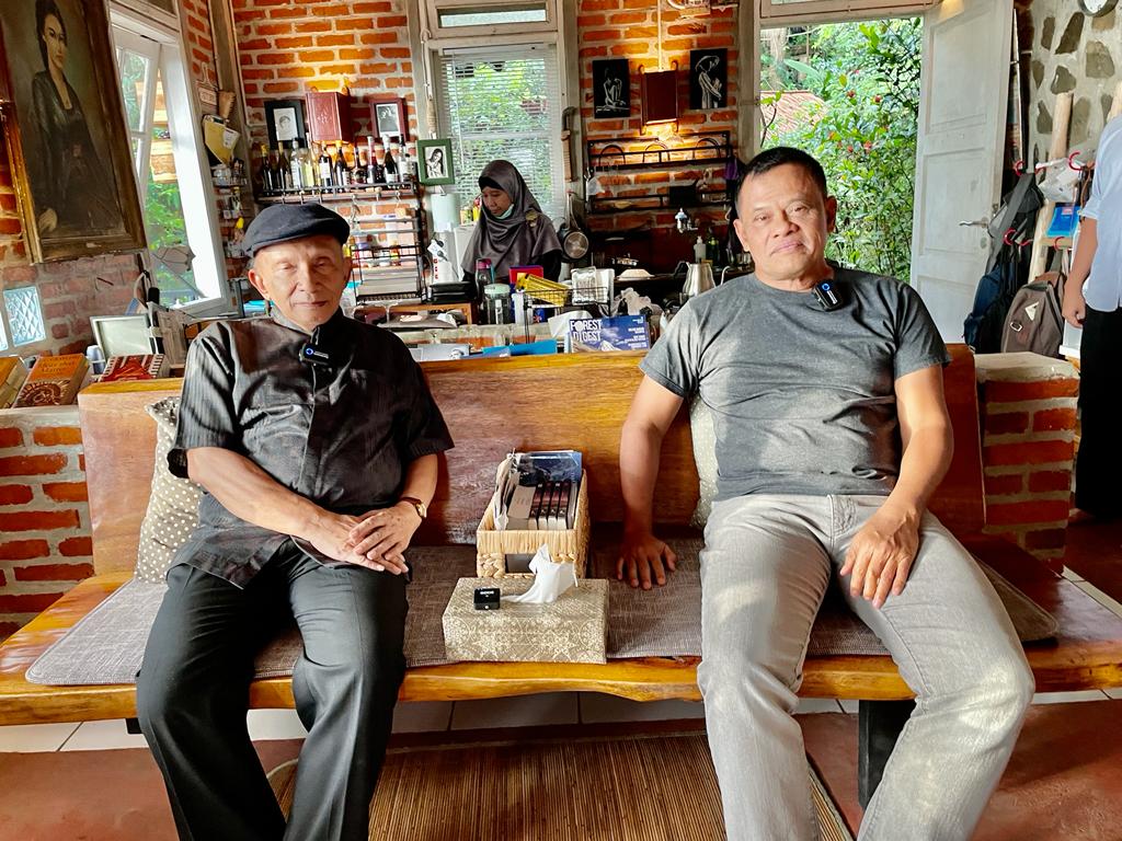 Disambangi Gatot Nurmantyo Hingga Amien Rais, Rocky Gerung Curhat Sengketa Lahan?