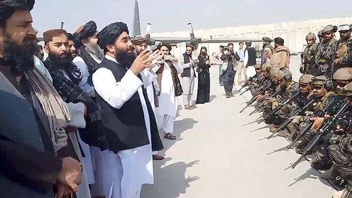 Pasukan Terakhir AS Tinggalkan Afghanistan, Taliban Berpesta