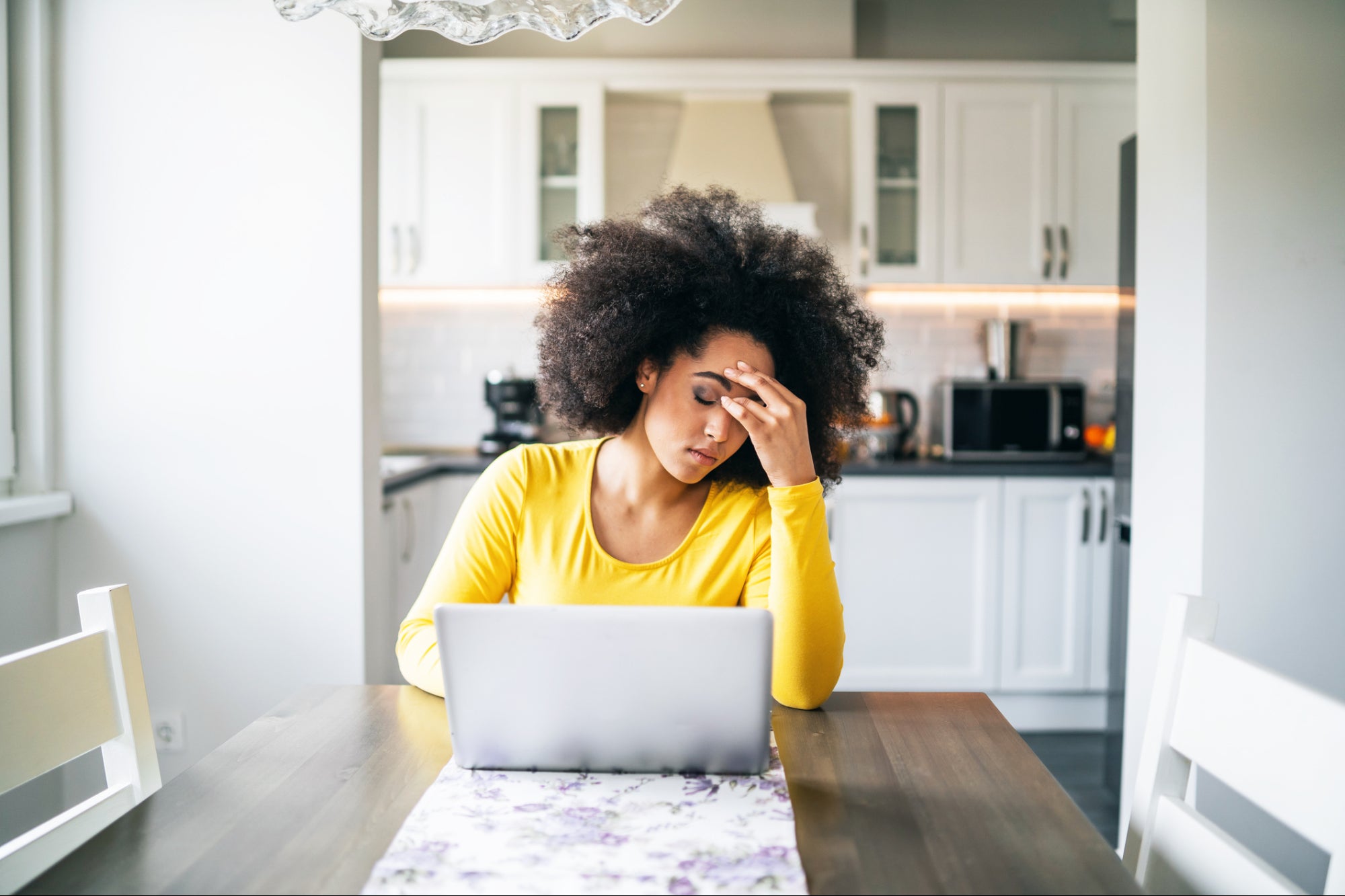Tips Cegah Burnout Saat Kerja dari Rumah