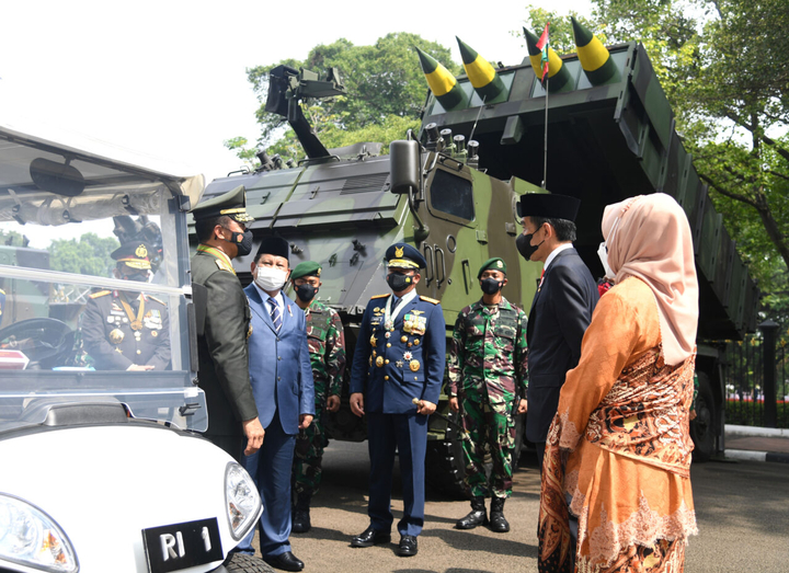 Guyonan Jokowi Minta Jenderal Andika Jadi Sopir Iriana
