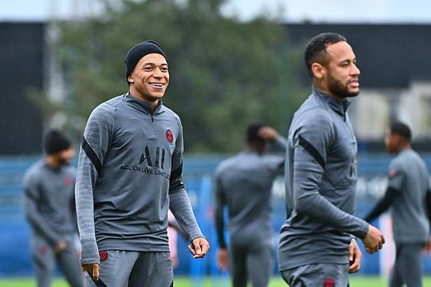 Frustasi Tak Diumpan, Mbappe Sebut Neymar 'Gelandangan'