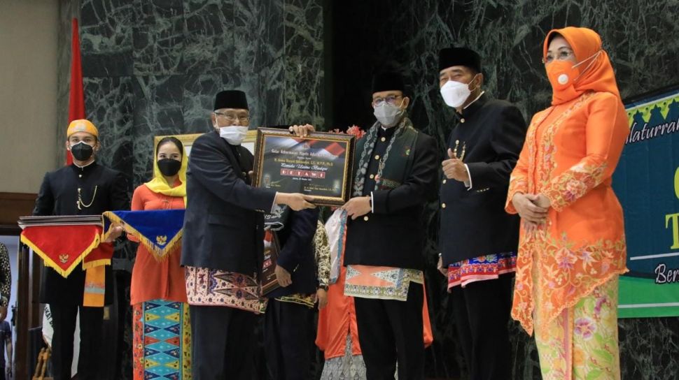 Badan Musyawarah Betawi Nobatkan Anies Baswedan dan Haji Lulung Jadi Tokoh Adat