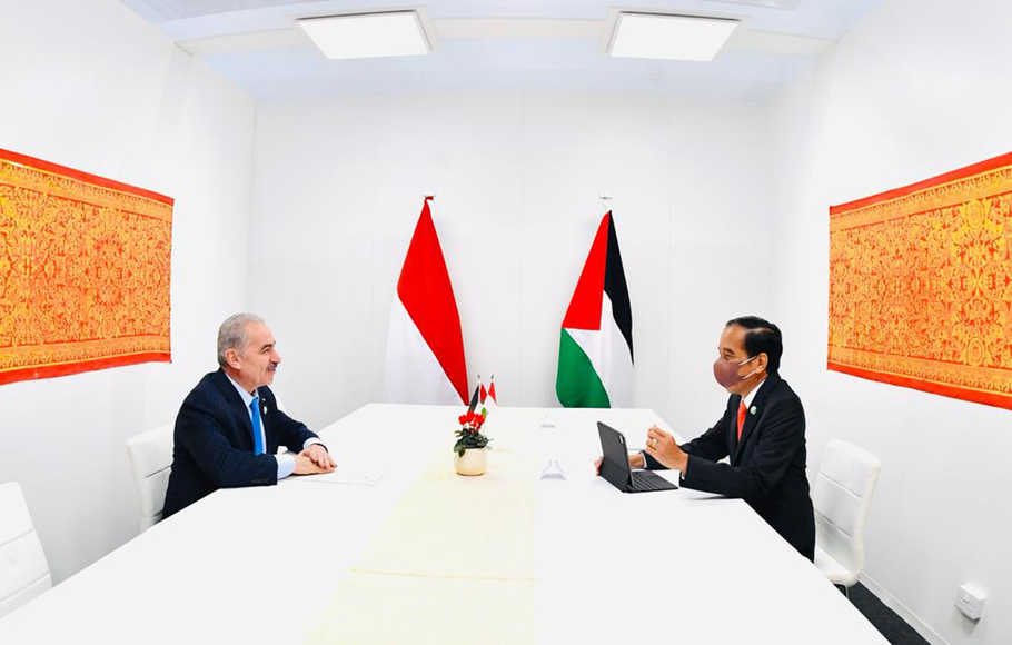 Temui PM Palestina Saat KTT, Jokowi Tegaskan Indonesia Terus Dukung Perjuangan dan Kemerdekaan Palestina