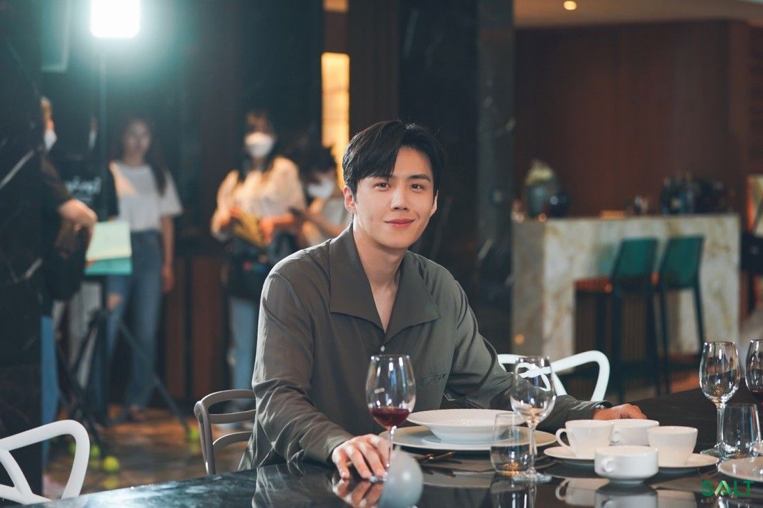 Kim Seon Ho Jadi Pemeran Utama Film ‘Sad Tropics’