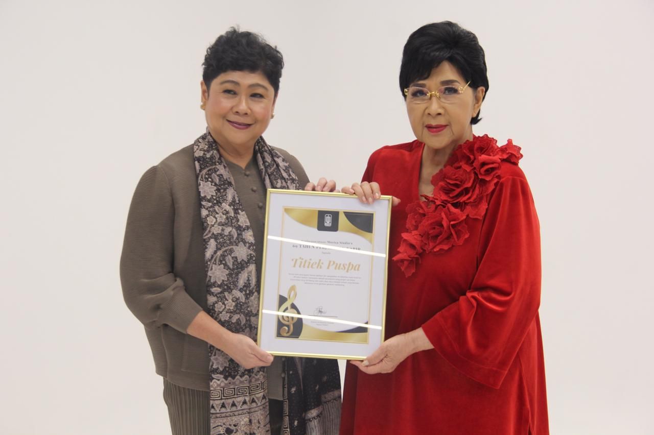 Peringati 69 Tahun Berkarier, Titiek Puspa Luncurkan Dua Album Spesial di Ultahnya yang ke-84