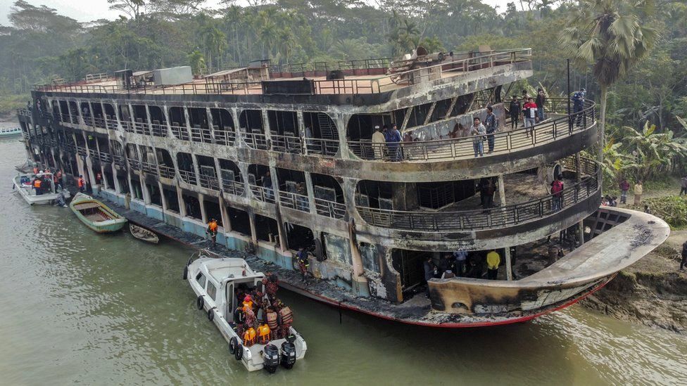 Puluhan Orang Tewas Akibat Kebakaran Feri di Bangladesh