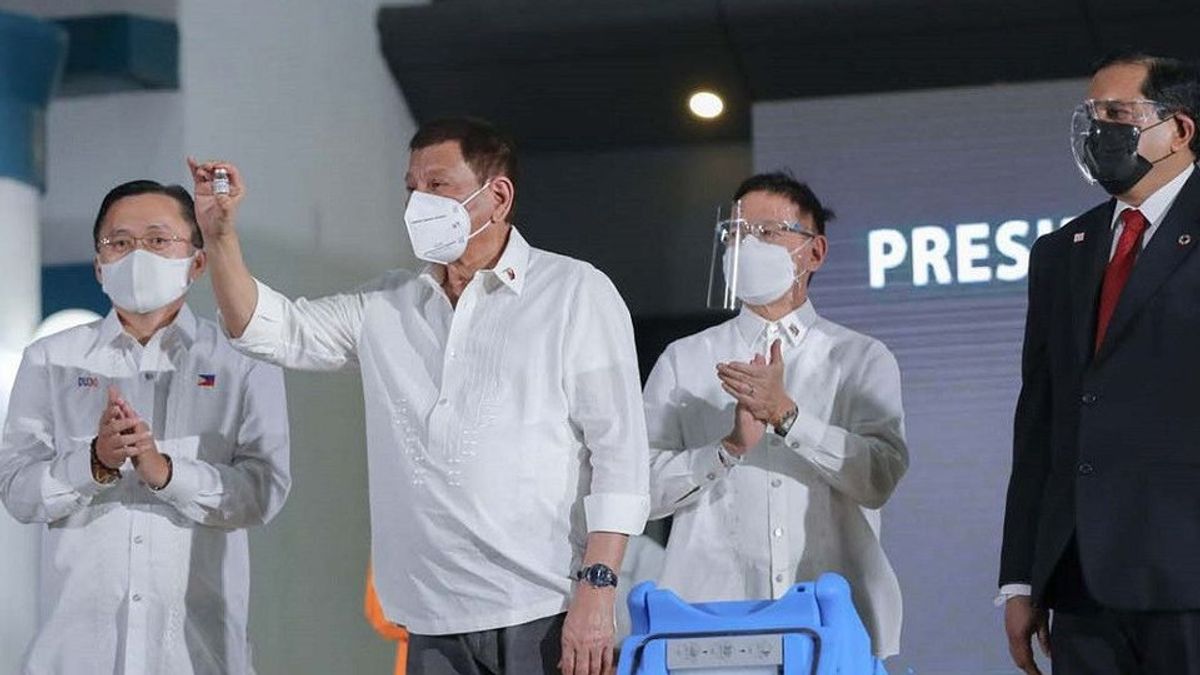 Presiden Filipina Ancam Tangkap Warganya yang Ogah Vaksin