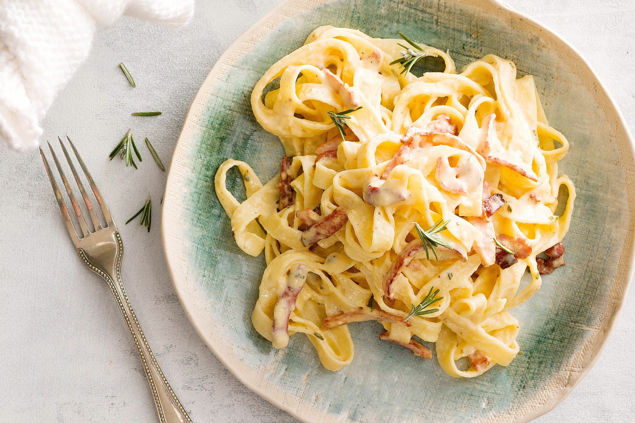 Resep Fettucine Saus Carbonara, Gurih dan Creamy