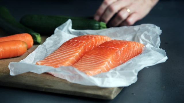 Resep Salmon Pesmol ala Noni Masterchef