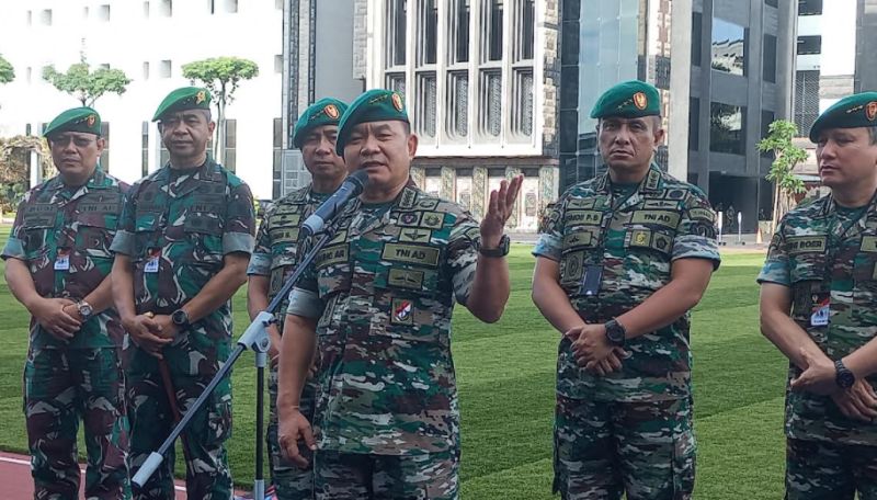 Ikuti Arahan Jokowi, KSAD Dudung Minta para Komandan Tak Undang Penceramah Radikal