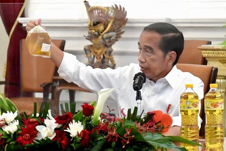 KSP Beberkan Alasan Jokowi Cabut Subsidi Minyak Goreng Kemasan