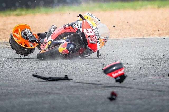 Marquez Kecelakaan, John McGuinness Salahkan Honda