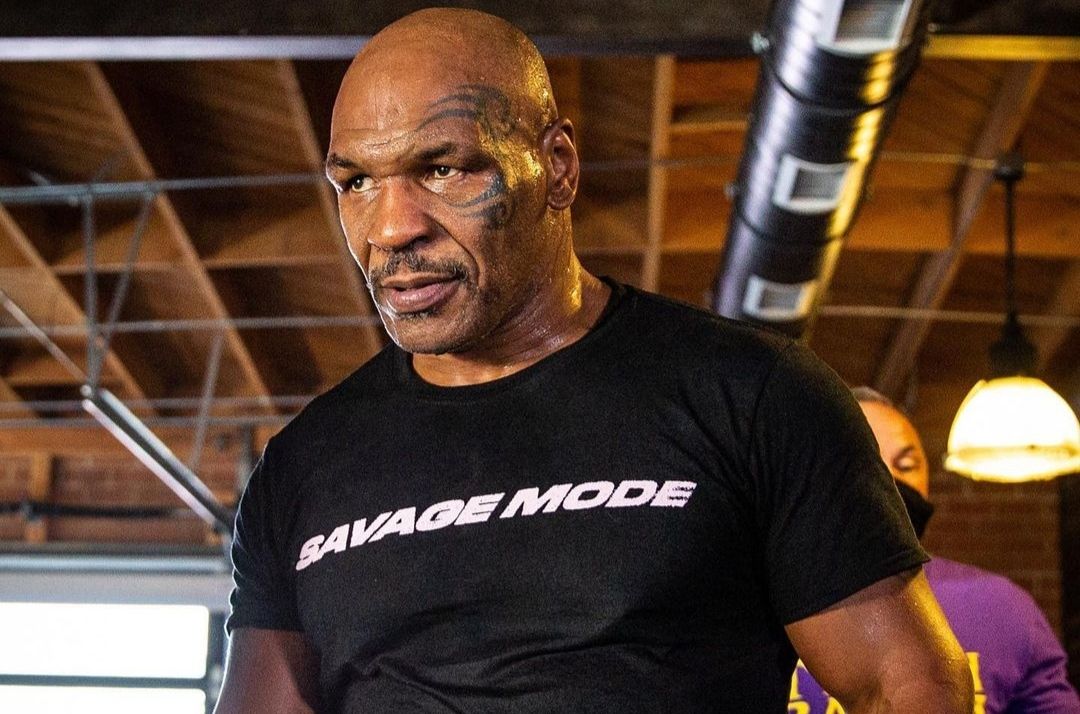 Pukul Pria di Pesawat, Mike Tyson Ditahan Polisi