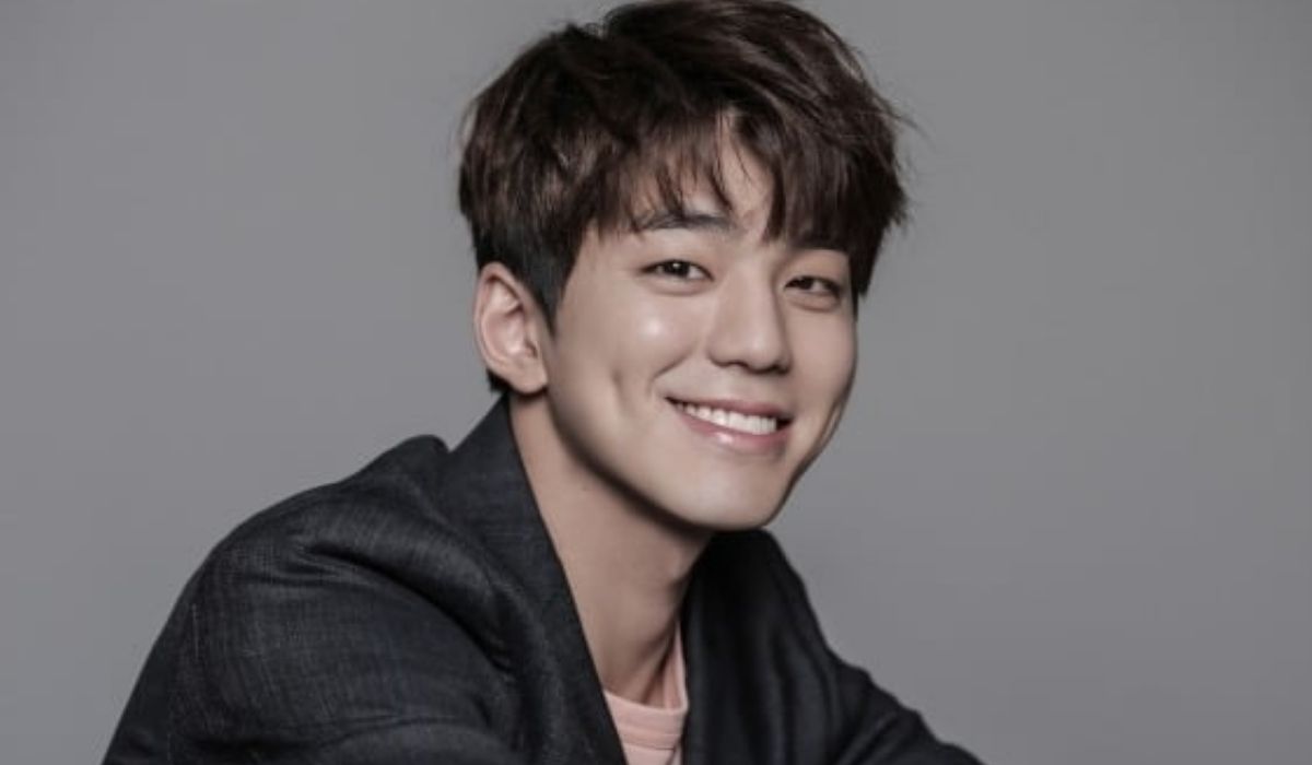 Curi Perhatian di ‘A Business Proposal’, Kim Min Kyu Jadi Tokoh Utama ‘High Priest Rembrary’