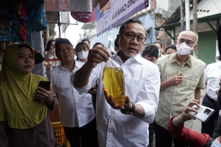 Mendag Zulkifli Janji Minyak Goreng Rp14.000 Banjiri Pasar dalam Dua Pekan