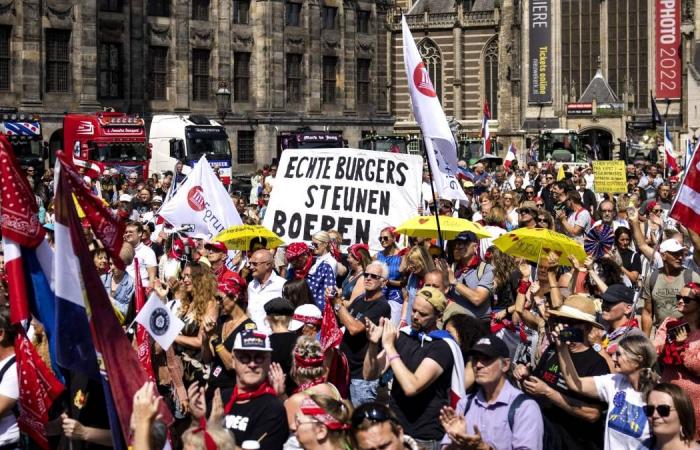 Alun-alun Amsterdam Dibanjiri Ribuan Demonstran Dukung Protes para Petani