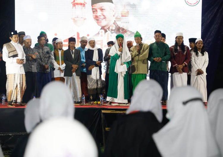 Ribuan Santri Banten Gelar Istighatsah Doakan Ganjar Jadi Presiden 2024